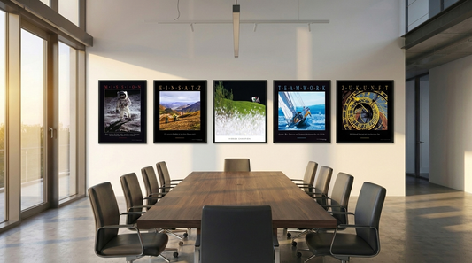 Konferenzraum-Set: alle 5 Motivationsposter an der Wand